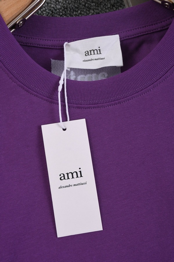 ブランドTシャツ側面デザイン